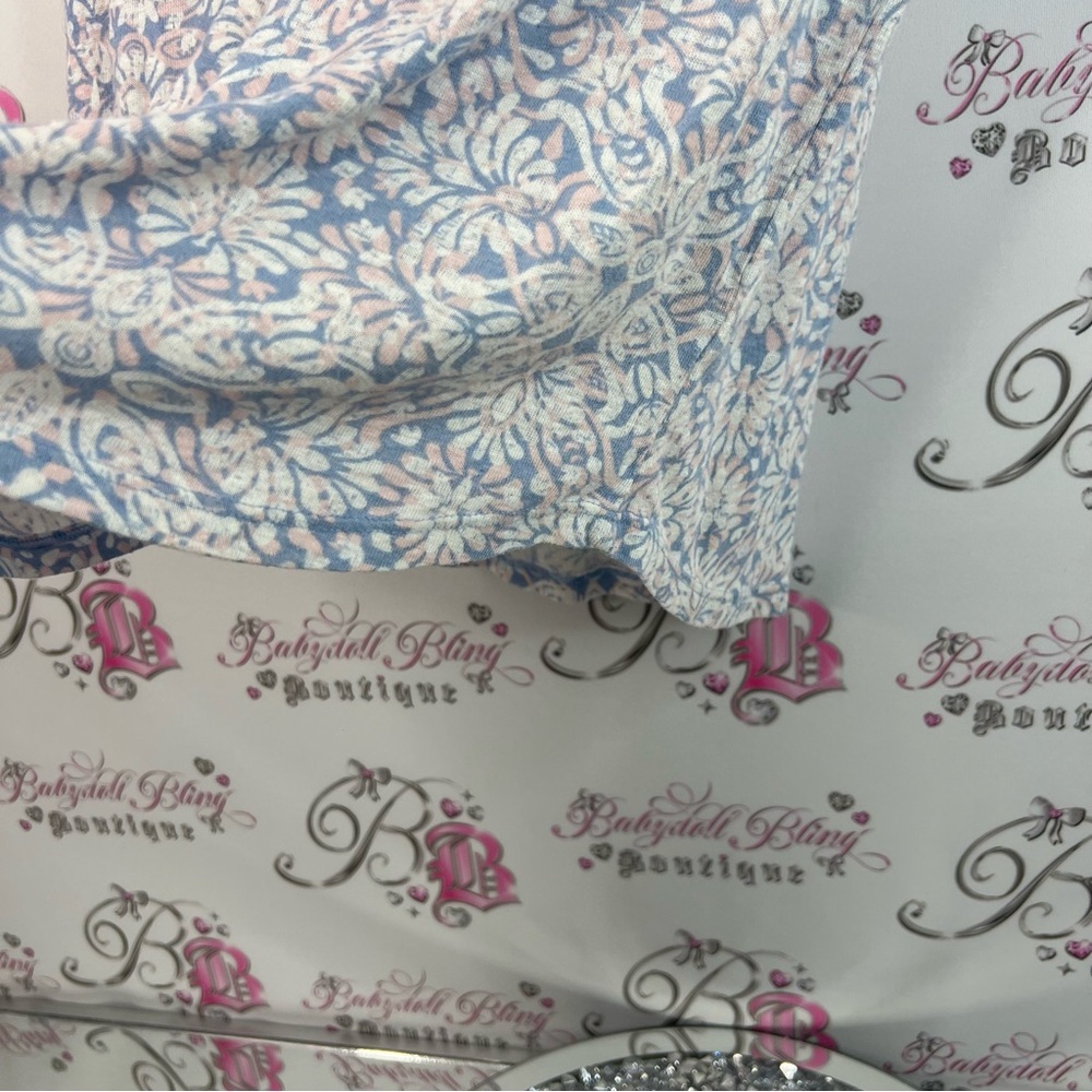 Mystyle tshirt top pockets floral Elegant Blue and White Floral Women's Tee - Picture 7 of 11